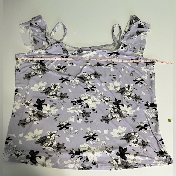 Revolution Top Women’s XXL Floral‎ Lavender Blouse Sleeveless New With Ts… - Picture 3 of 9